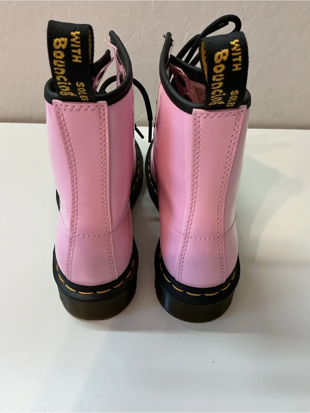 Dr. Martens 1460 Patent Lamper Light Pink 8-Eye Lace-Up Boots size 6